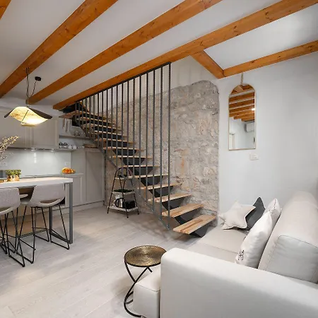 Apartment Exquisites Im Herzen Von Mit Meerblick, Nur 150 Meter Zum *