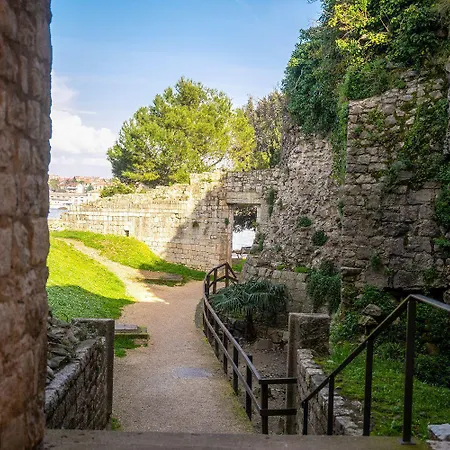 Exquisites Im Herzen Von Mit Meerblick, Nur 150 Meter Zum * Porec