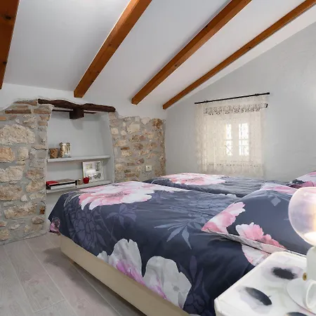 Exquisites Im Herzen Von Mit Meerblick, Nur 150 Meter Zum Apartment