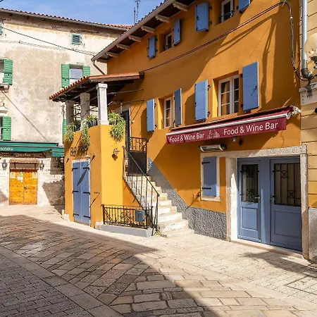 Apartment Exquisites Im Herzen Von Mit Meerblick, Nur 150 Meter Zum Porec