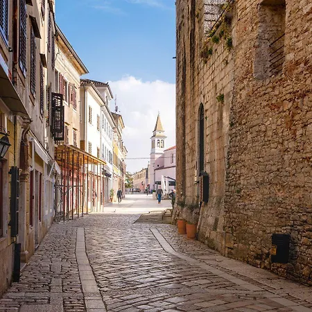 Exquisites Im Herzen Von Mit Meerblick, Nur 150 Meter Zum Porec