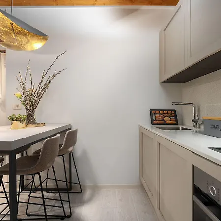 Exquisites Im Herzen Von Mit Meerblick, Nur 150 Meter Zum Apartamento