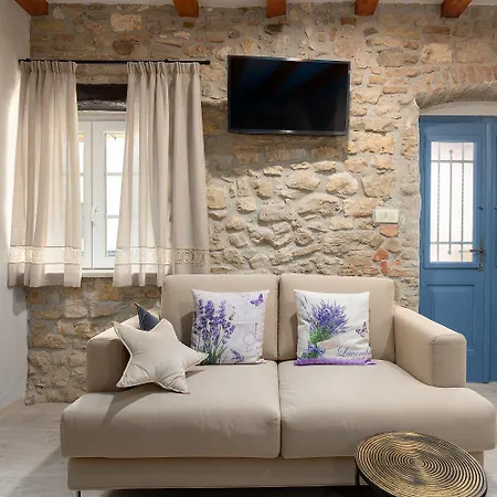 Exquisites Im Herzen Von Mit Meerblick, Nur 150 Meter Zum Apartment Porec