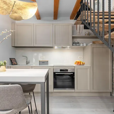 Apartman Exquisites Im Herzen Von Mit Meerblick, Nur 150 Meter Zum